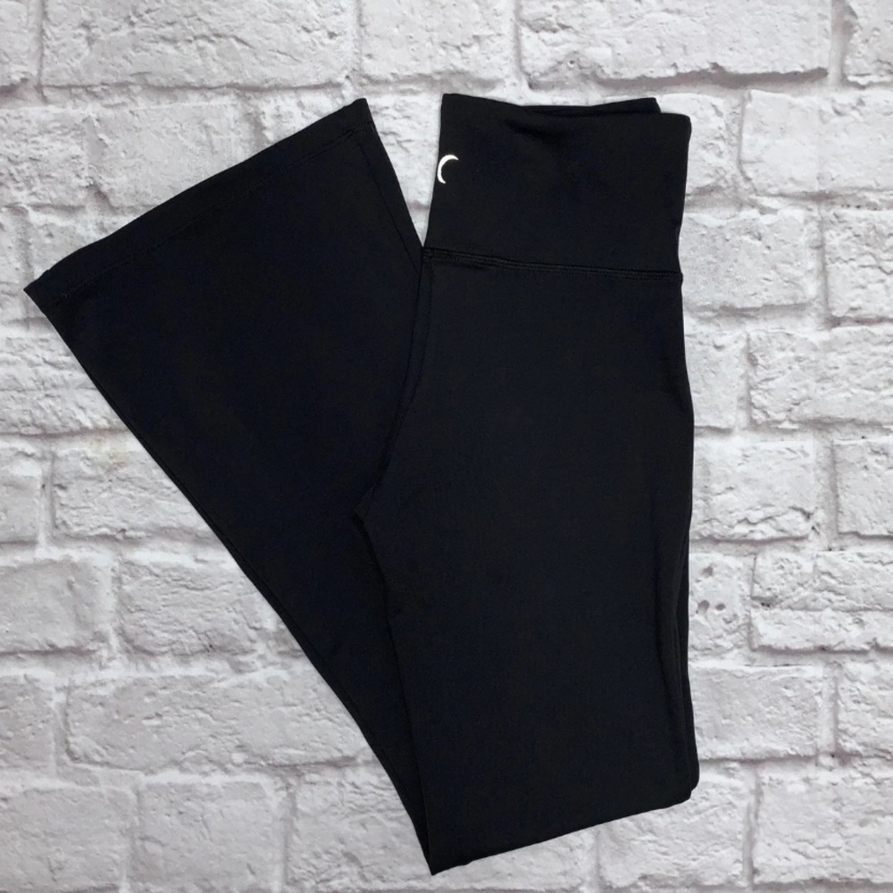 Size 4 ZYIA Active light n tight flares